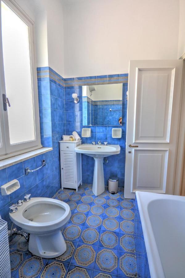 Villa Riviera Rapallo - 5 Min Walking From Beach Luaran gambar